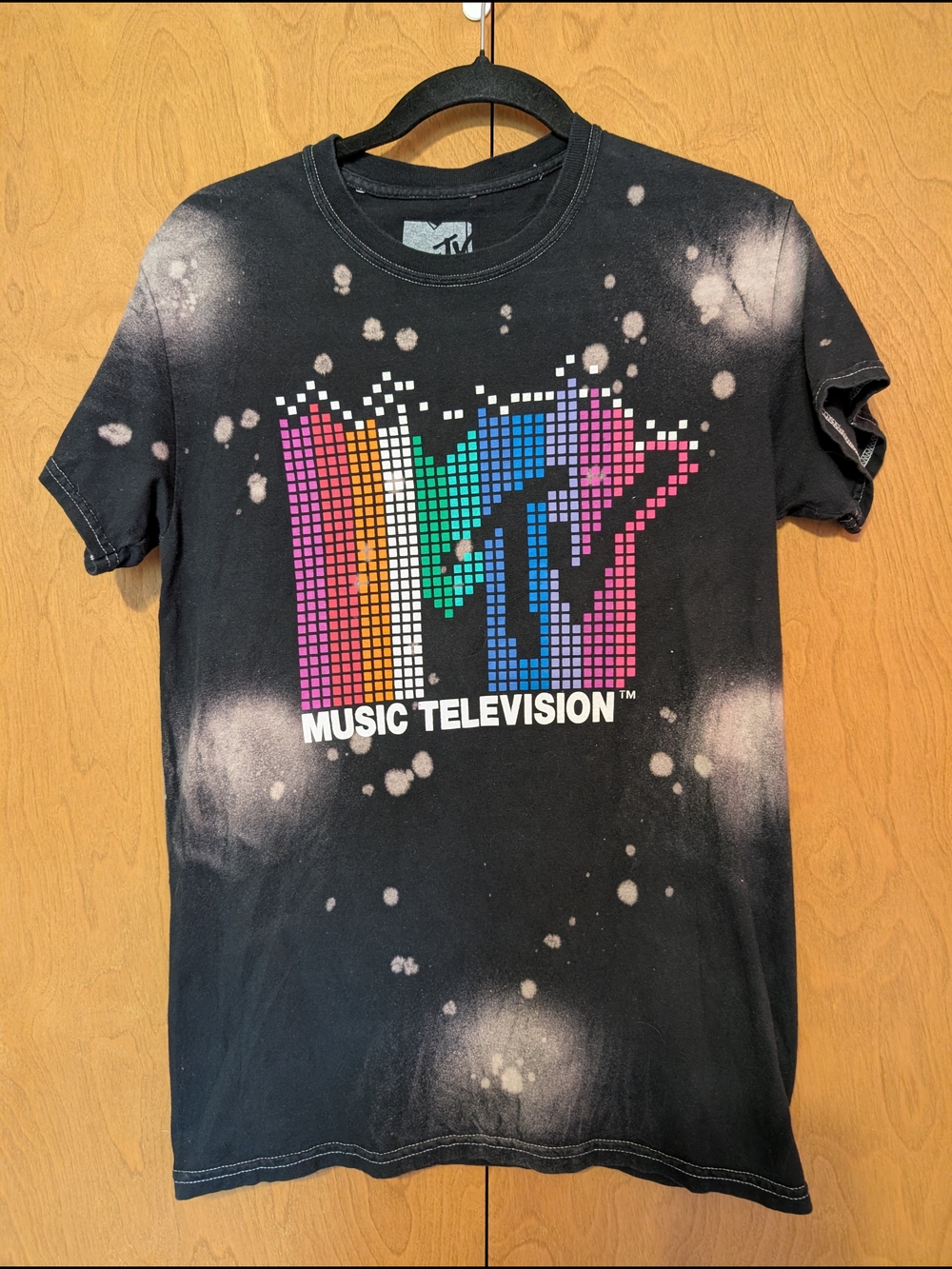 MTV Rainbow Logo  Bleached Black Tee Mens Small